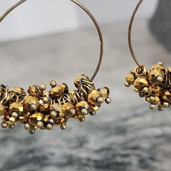 Cluster hoop earrings - Picture 4 of 6